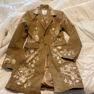 Paparazzi Tan embroidered trench coat size Small